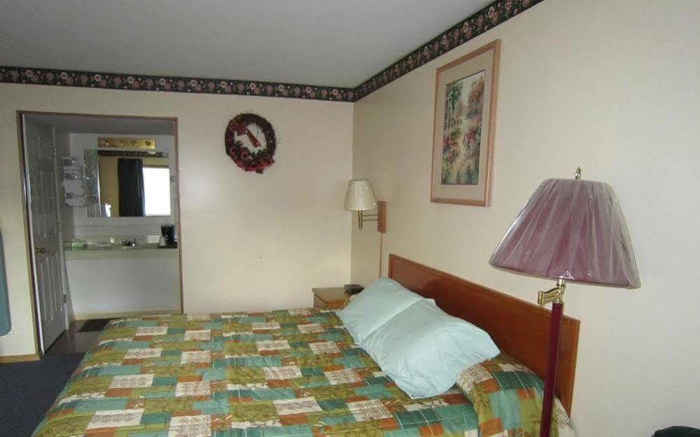 Cassville Budget Inn エクステリア 写真